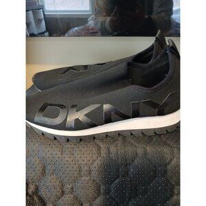Women's DKNY Lightweight Slip On Comfort Sneaker Size 9